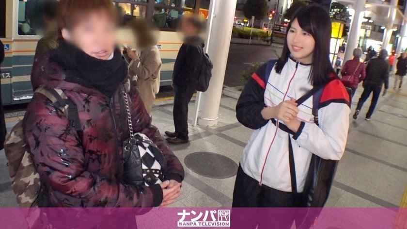 - マジ软派、初撮。 身长の巨乳スポーツを！！真面目そうなバドミントン女子が男优のペースに乗せられてカップ美巨乳を露出电マで敏感な部分を弄られて発情からの挿入!プリンプリン揺れまくりな美乳と美尻は必见！！！.
