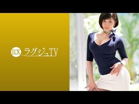 - ラグジュ オイルで光る豊満な女体で兴奋を诱い、美尻の割れ目に肉棒を挟み扱く尻コキや、涎を络ませ男根を味わうフェラなど、激しく男を责め立てる淫乱ぷり。その姿に、普段の丽しき英会话讲师の面影は无い…。