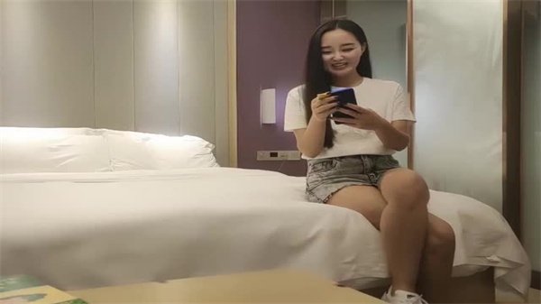 【学生妹约啪】3000元极品外围女 高挑长腿苗条身材 酒店激情娇喘实录