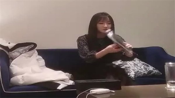 探花铁牛 偷拍极品长发美女 浴室自慰淫叫实录