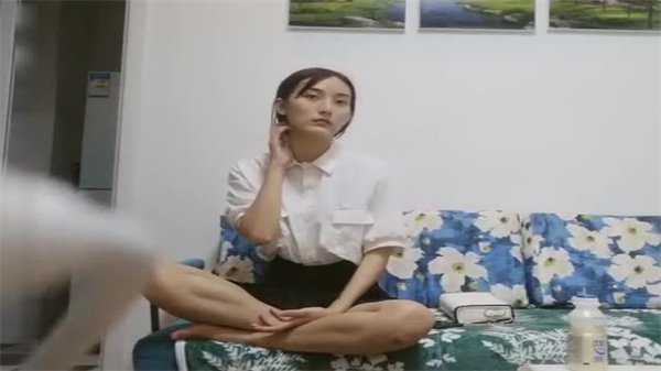 学园女神舞蹈生！雪白巨乳激烈运动时校服崩开 内射灌满骚穴