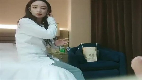 探花偷拍！极品外围女神私密淫乱趴，肉穴被打桩机狂插猛灌