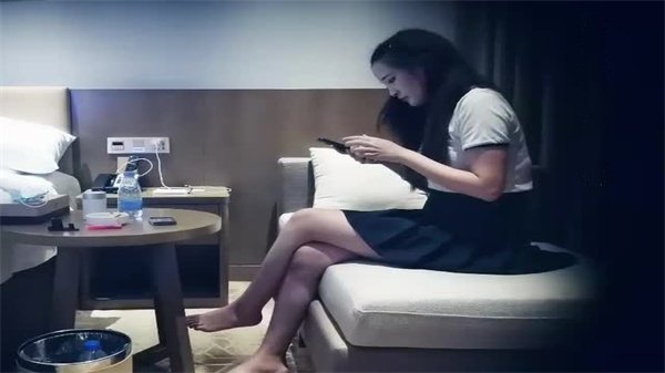探花偷拍！酒店约会极品巨乳短裙妹，骚穴被狂干猛插汁水四溢