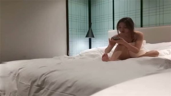 文轩探花：极品甜妹颜值逆天，风情万种骚穴大开狂野爆操