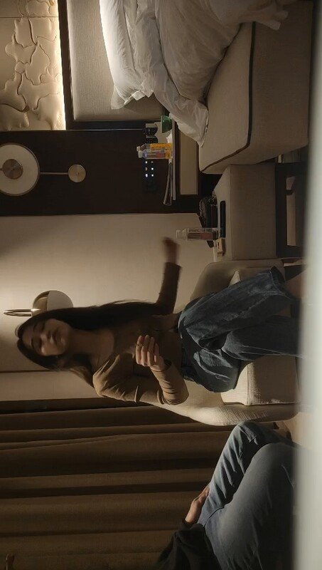 大长腿甜美骚女骑乘狂操，掰开屁股猛干到浪叫