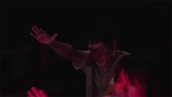 AI热巴挑逗游戏：点谁就操谁！
